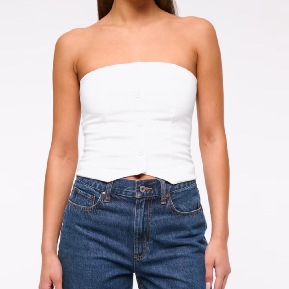 A&F STRAPLESS CROPPED VEST